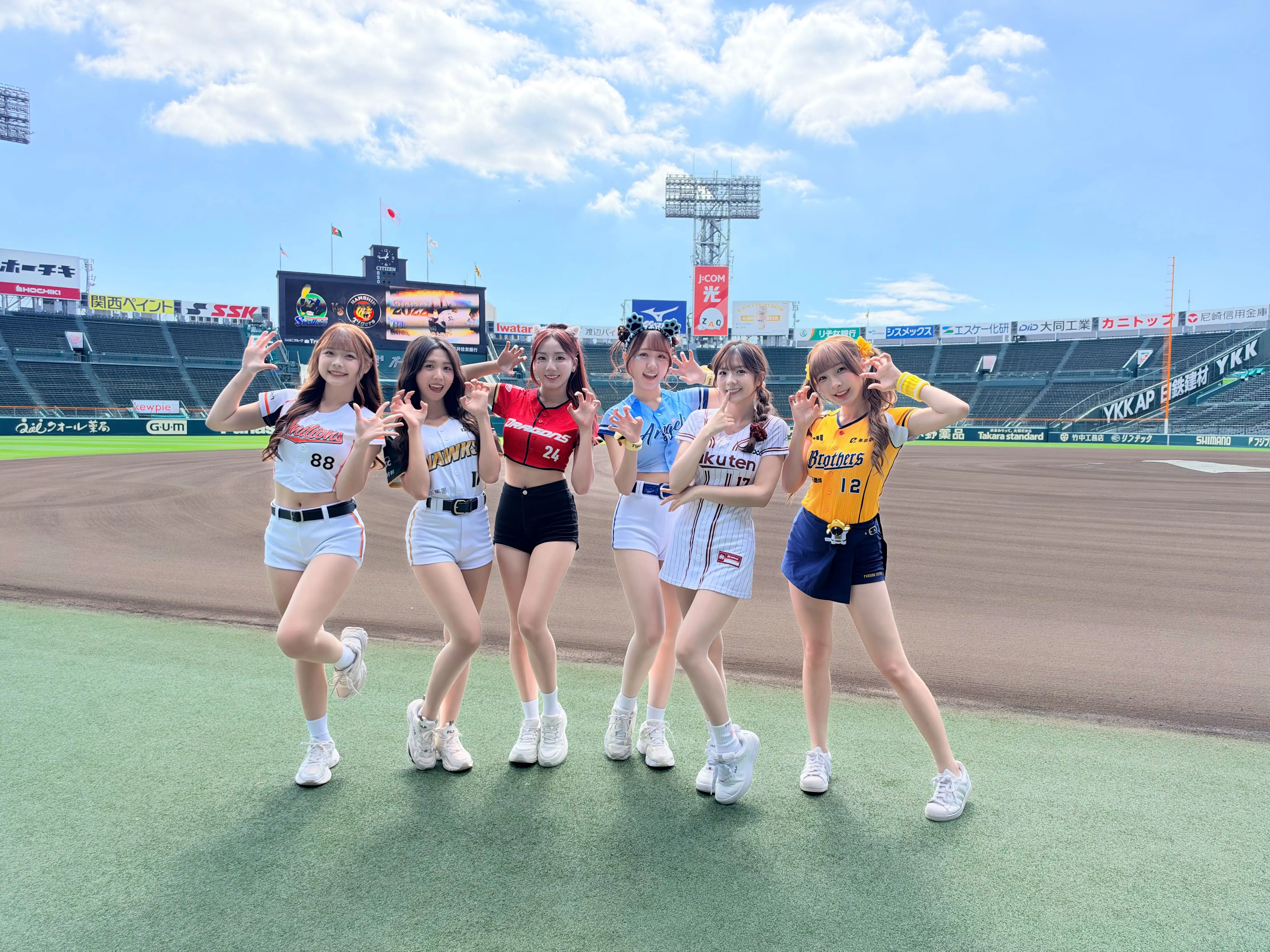 阪神甲子園「台灣日」6大啦啦隊女孩跨海助陣。圖片來源：中華職棒